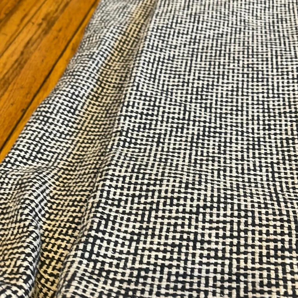 IKEA Tiphede 5 x 7 black and white rug